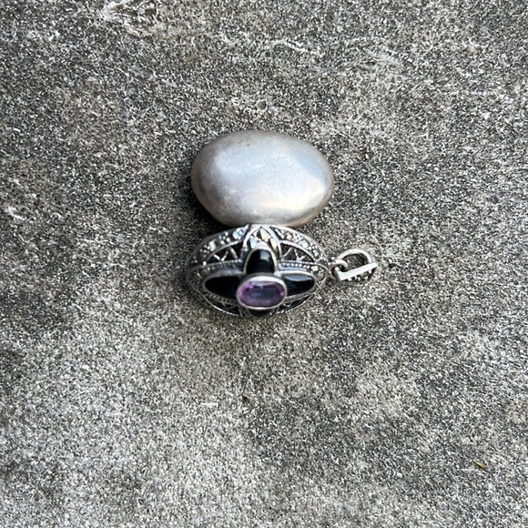 Vintage Marcasite Locket with Amethyst - Picture 3 of 3